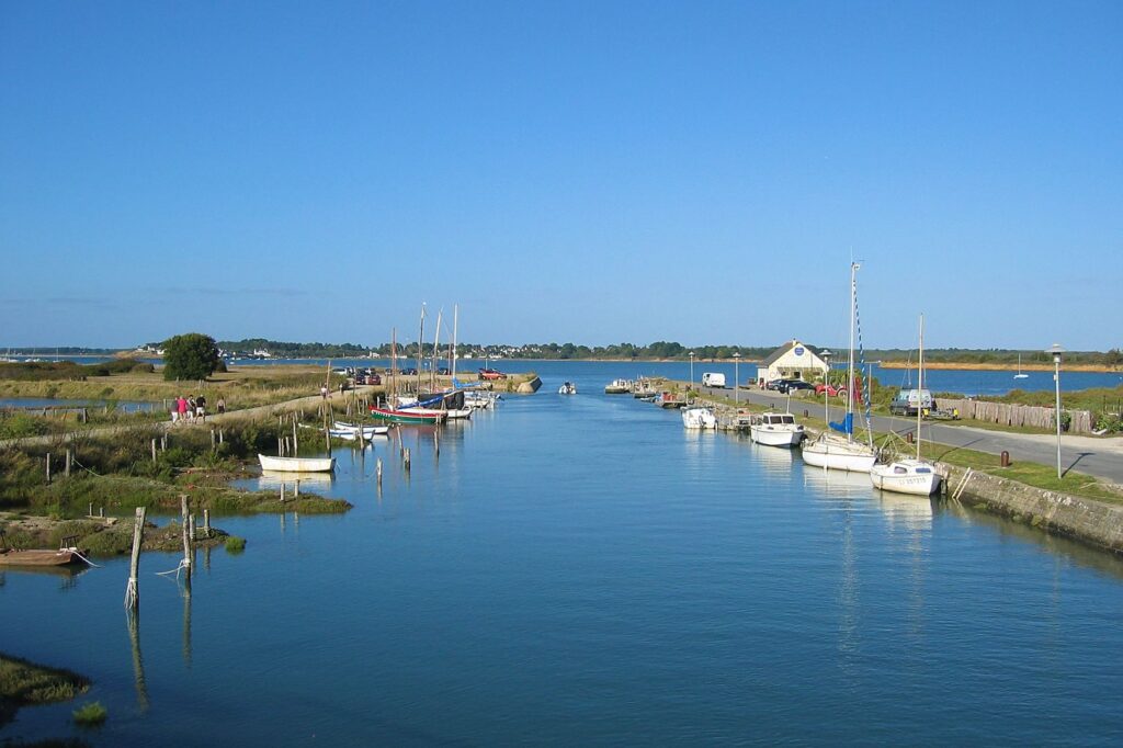 bateaux au mouillage dans la presqu'île guérandaises